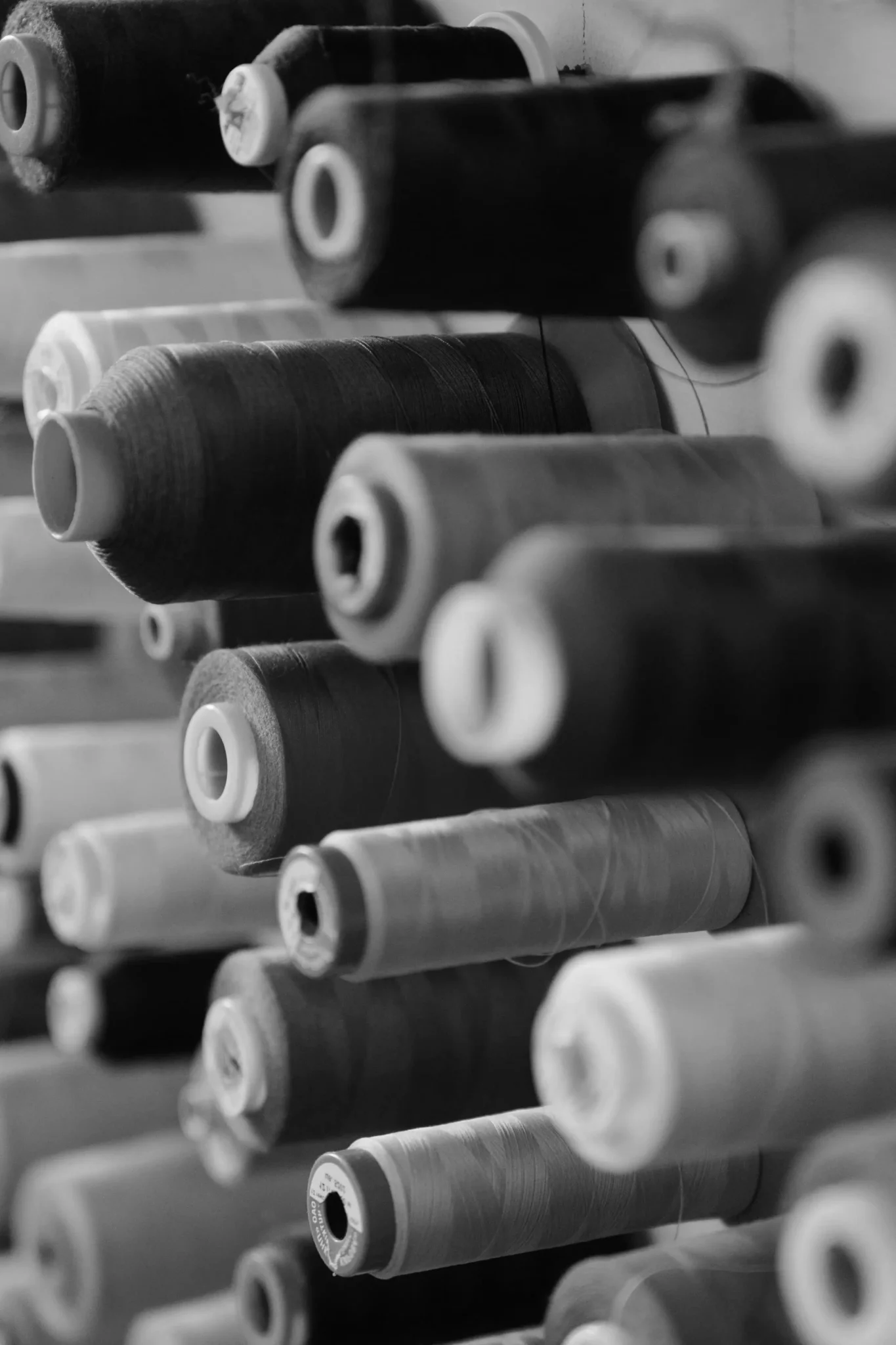 Dziewiarnia Mrowiec, łącząc tradycję z nowoczesną technologią, postawiła na naturalne materiały i wysoką jakość, dzięki czemu dynamicznie rozwinęła ofertę i nawiązała współpracę z kolejnymi markami.